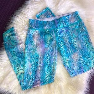 HIGH ENERGIE Colorful Snakeprint Leggings
